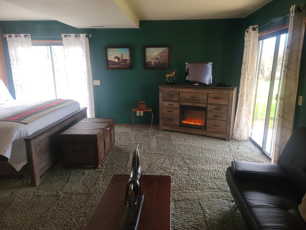 Wildwood Farm Bed & Breakfast 오크하버 외부 사진